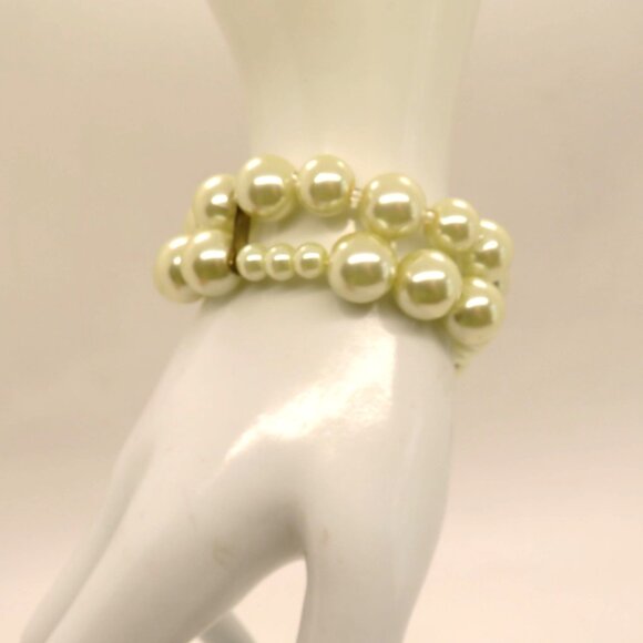 Vintage Imitation Pearl Stretch Bracelet  Double Strand Graduated Size Beads - Picture 5 of 6
